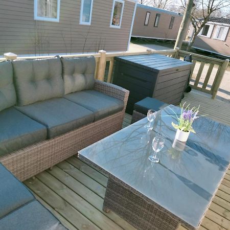 Bj Chalets - De Rug 1 - Vakantiepark Lauwersoog - Luxe Chalet Met Vaatwasser! Vroege Incheck! Exterior foto