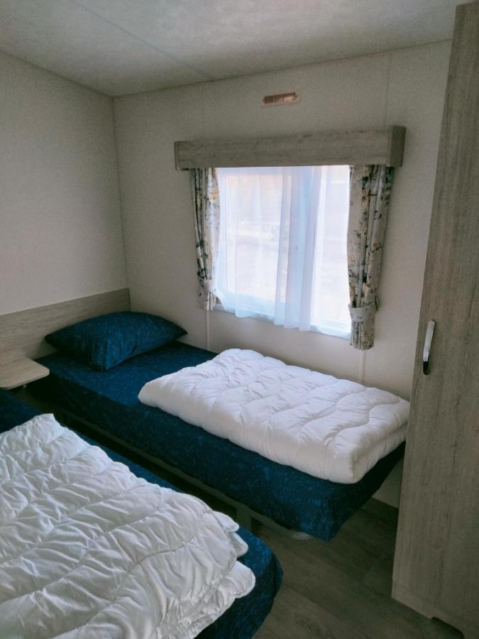 Bj Chalets - De Rug 1 - Vakantiepark Lauwersoog - Luxe Chalet Met Vaatwasser! Vroege Incheck! Exterior foto